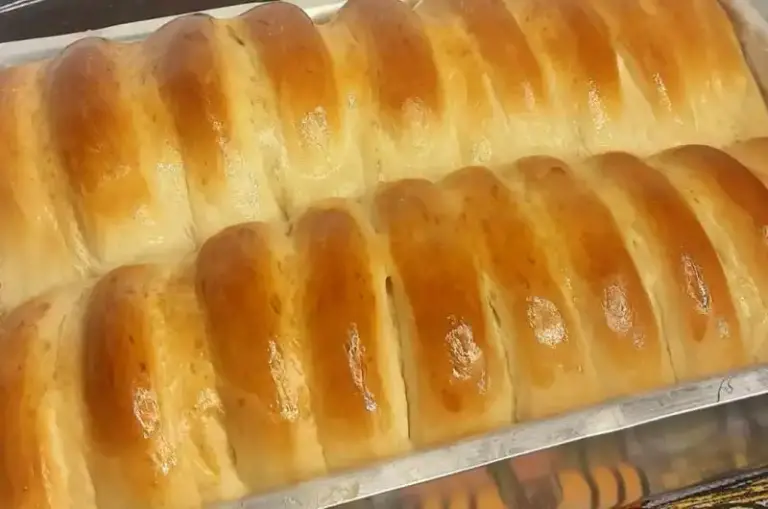 Pão algodão fofinho: a melhor receita de pão caseiro pro café