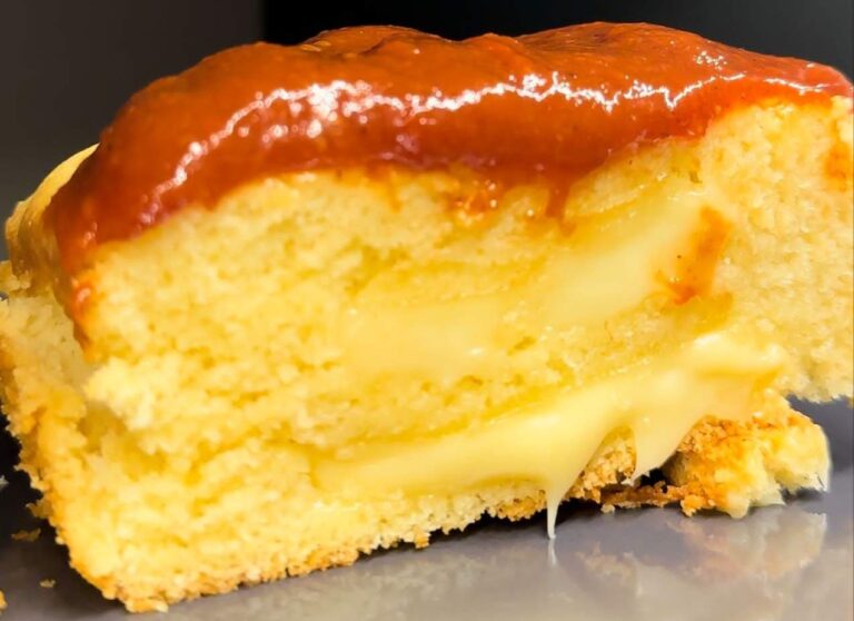 Receita de Bolo de Milho com Requeijão e Goiabada