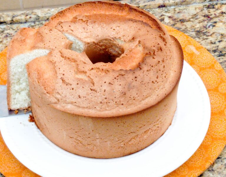 Bolo Brevidade de Maizena, só 3 ingredientes - Sem óleo, Sem Farinha, Sem Leite e Sem Fermento.